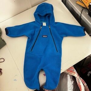 Patagonia Baby Synchilla fleece hooded snowsuit bunting size 0 months infant